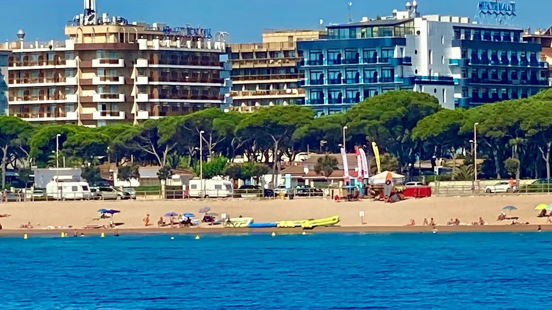 Hotel Blaumar contacts